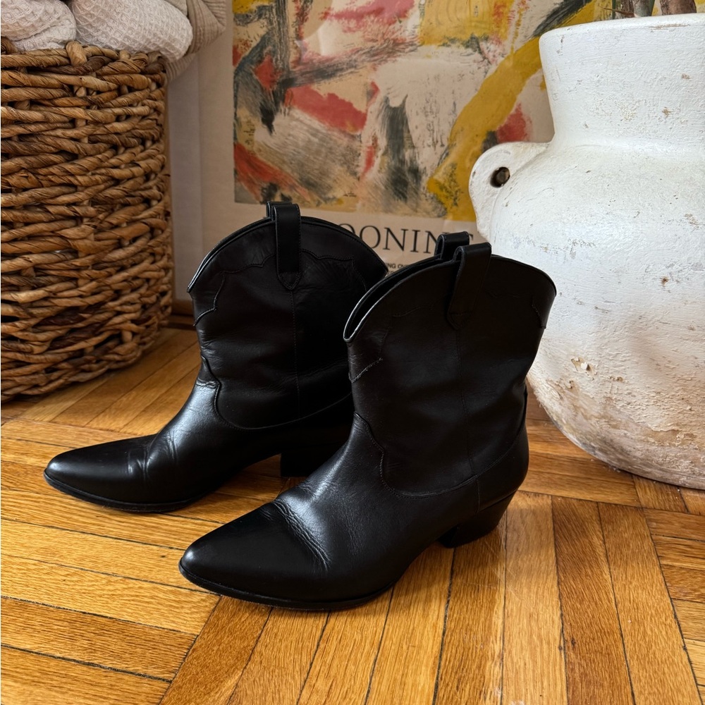 SOLD 🚫 Black Leather Ankle Cowboy Boots